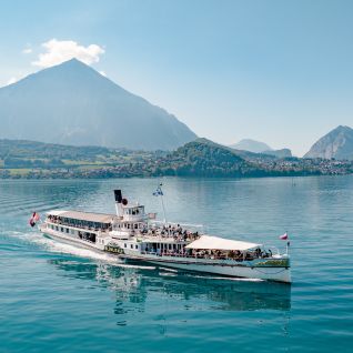 Historisches Dampfschiff auf dem Thunersee