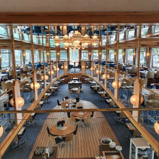 Eventschiff mit Panoramablick