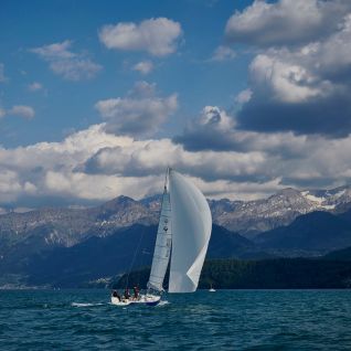 Segelschule Thun: Teamsegeln auf dem Thunersee
