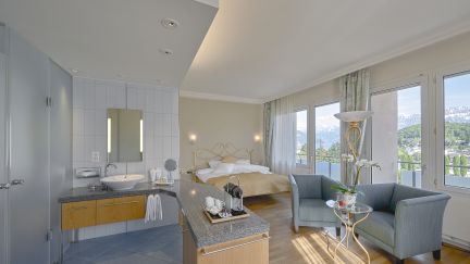 Hotel Eden Spiez - Superior Doppelzimmer mit offenem Badezimmer seeseitig (211)
