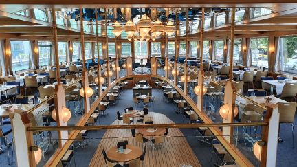 Eventschiff mit Panoramablick