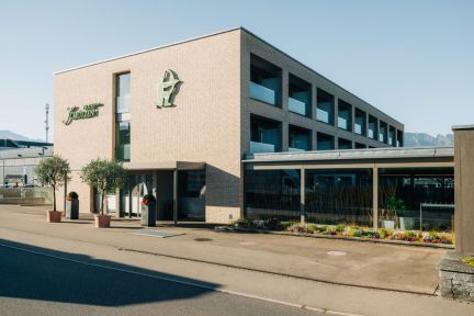 Modernes Businesshotel am Thunersee