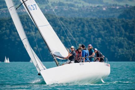 Team-Segeln auf dem Thunersee