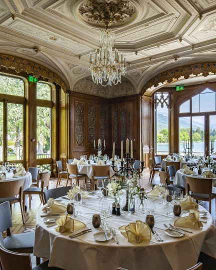 Eleganter Rougemont-Saal mit Seeblick