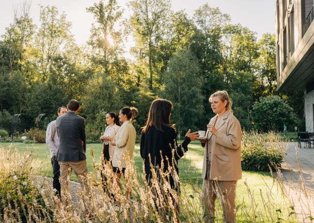 Seminarpause im Gr&uuml;nen bei Thun