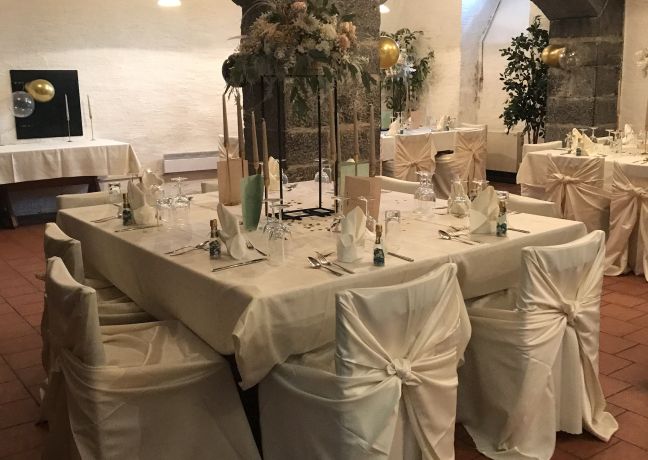 Elegantes Bankett im Schlosskeller Thun