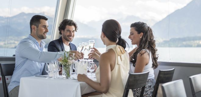 Business-Lunch mit Seeblick