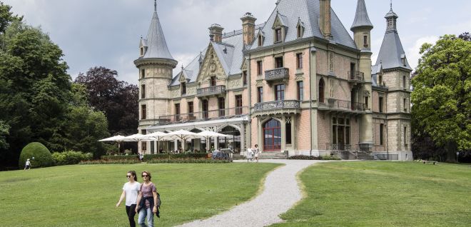 Historisches Schloss am Thunersee