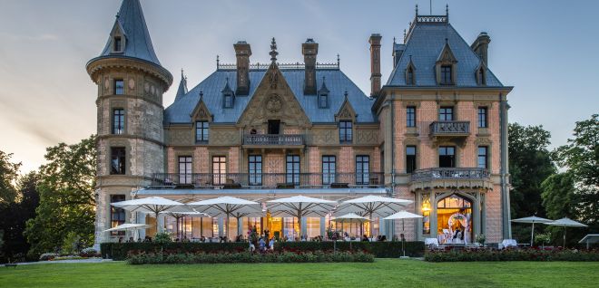 Evening atmosphere at Schadau Castle