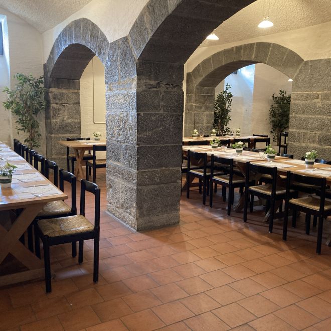 Historic function room with vaulted arches