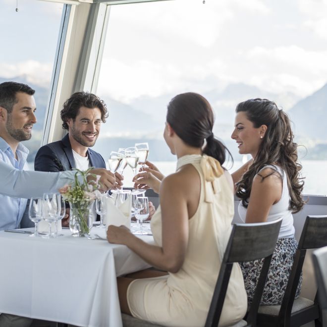 Business-Lunch mit Seeblick