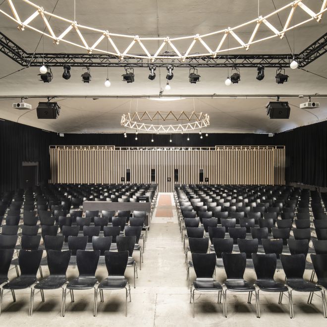 Modernes Konferenzzentrum am Thunersee